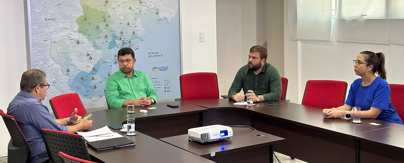Sedetec e Codise dialogam com representante de empresa de consultoria e comércio internacional