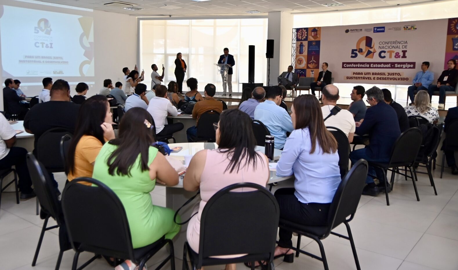 Conferência Estadual reúne cerca de 40 instituições para debater futuro da ciência, tecnologia e inovação 