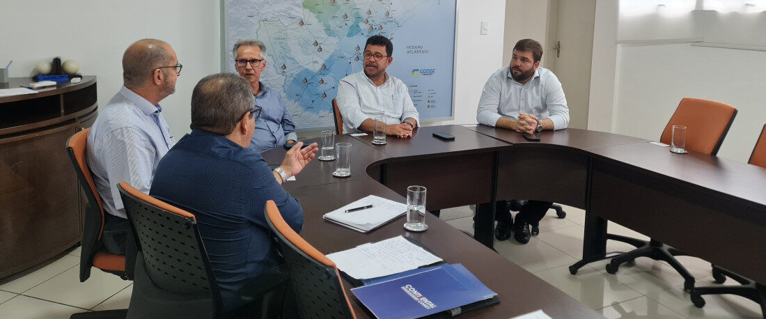 Governo estuda possibilidades de operações de contêineres no Terminal Marítimo Inácio Barbosa