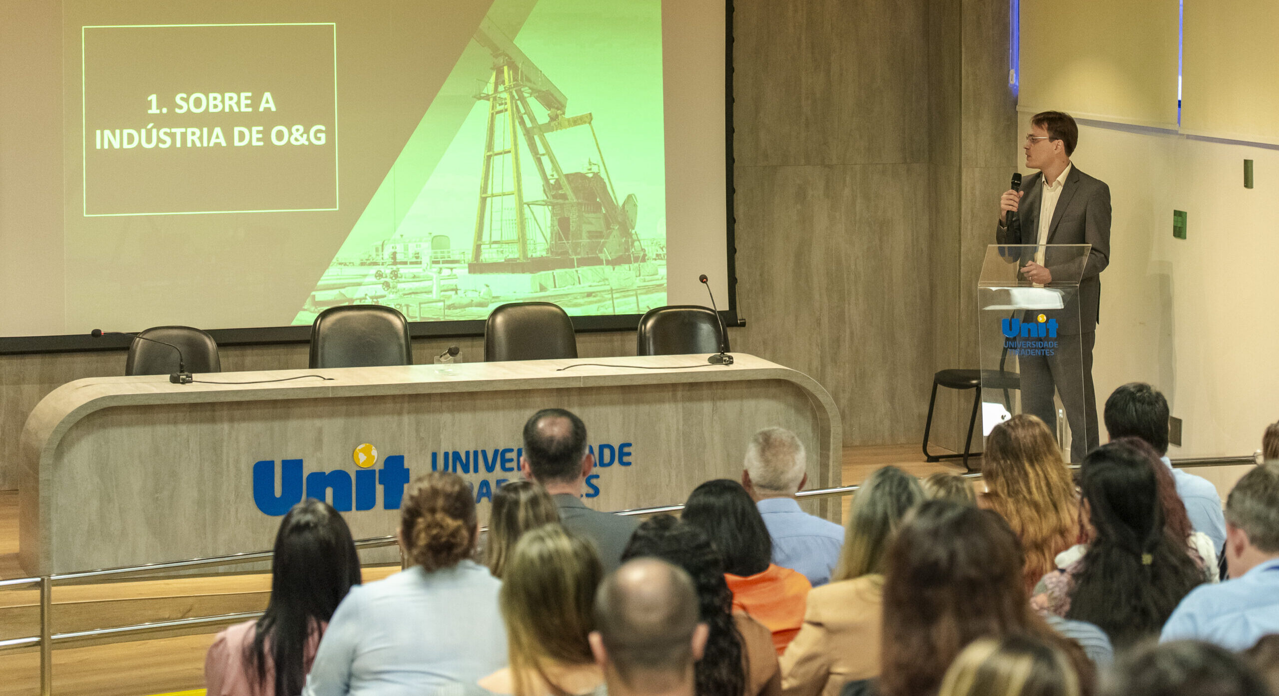Sedetec inicia capacitação em petróleo e gás natural para servidores estaduais