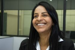 Sônia está feliz em voltar a trabalhar na empresa